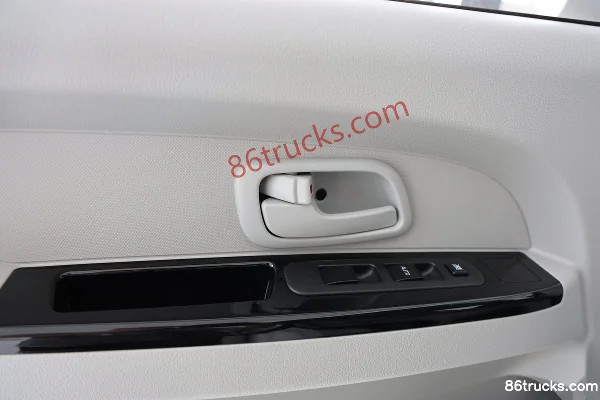 SRM Xinyuan New Haishi X30L 2025 Wealth Edition 1.6L Gasoline 123 hp 2-Seat Panel Van Cab (3) | 86Trucks