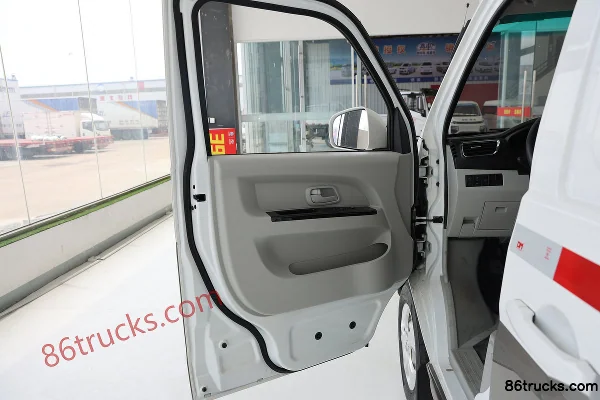 SRM Xinyuan New Haishi X30L 2025 Wealth Edition 1.6L Gasoline 123 hp 2-Seat Panel Van Cab (1) | 86Trucks