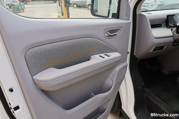 Ruichi R5 Passenger Edition 2025 Model Pioneer I 6-Seat Pure Electric Light Bus Ganfeng 41.5kWh Cab (2) | 86Trucks