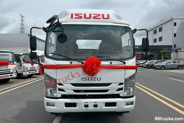 Qingling Isuzu KV800 150 hp 4X2(6 wheels) 4.145m single-row flatbed light truck Exterior (2) | 86Trucks