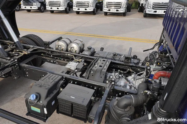 Foton King Kong S3 2.5L Diesel 155 hp 4X2(6 wheels) WLY 8-Speed Double Top 3.9m Single Row Dump Truck Chassis (3) | 86Trucks