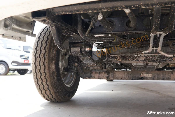 Changan Kuayue D1 luxe 1,6L CNG 105 ch 4X2(6 roues) Landai 5 vitesses 2,8 m camion plateau double cabine Châssis (2) | 86Trucks