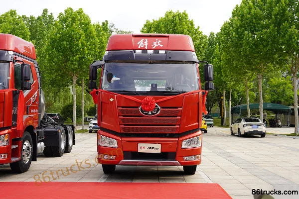 FAW Jiefang J6P Classic Edition 12.5L LNG 480hp 6X4(10 wheels) FAW Jiefang 12-speed High Roof Tractor Truck Exterior (2) | 86Trucks
