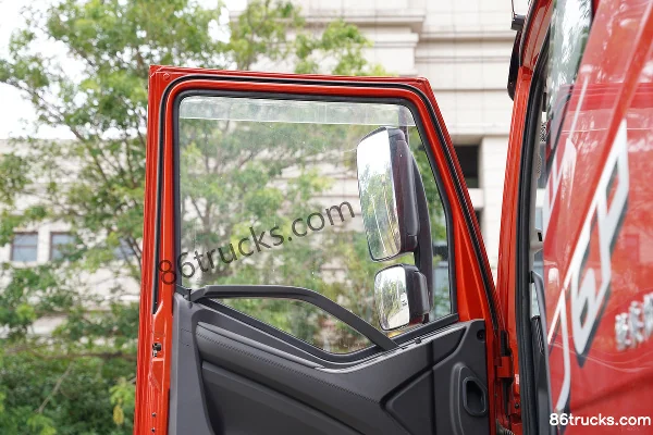 FAW Jiefang J6P Classic Edition 12.5L LNG 480hp 6X4(10 wheels) FAW Jiefang 12-speed High Roof Tractor Truck Cab (3) | 86Trucks
