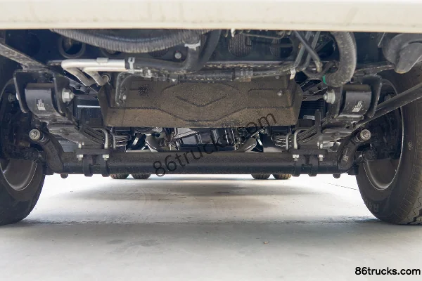 Foton Xiangling M2 Pro 2,0 L 122 ch 4X2(6 roues) CNG 4 m cabine simple plateau micro camion Châssis (1) | 86Trucks