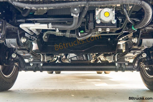 Foton Xiangling M2 1.5L 112hp 4X2(6 wheels) Gasoline/CNG 3.1m semi-row flatbed mini truck Chassis (1) | 86Trucks