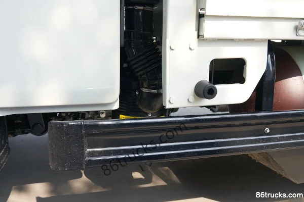 Foton Xiangling M2 1.5L 112hp 4X2(6 wheels) Gasoline/CNG 3.1m semi-row flatbed mini truck Body (3) | 86Trucks