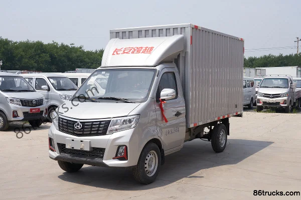 Changan Kuayue Xinbao T3 PLUS 1.6L Gasoline 122 hp 4X2(6 wheels) Dongan 5-Speed 3.09m Single Row Van Micro Truck Exterior (3) | 86Trucks
