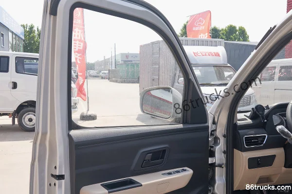 Changan Kuayue Xinbao T3 PLUS 1.6L Gasoline 122 hp 4X2(6 wheels) Dongan 5-Speed 3.09m Single Row Van Micro Truck Cab (2) | 86Trucks
