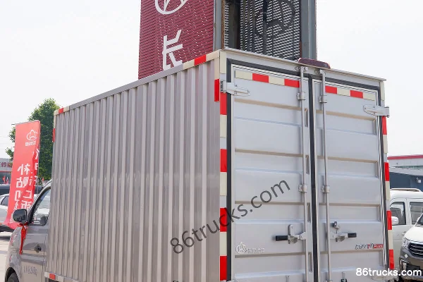 Changan Kuayue Xinbao T3 PLUS 1.6L Gasoline 122 hp 4X2(6 wheels) Dongan 5-Speed 3.09m Single Row Van Micro Truck Body (3) | 86Trucks