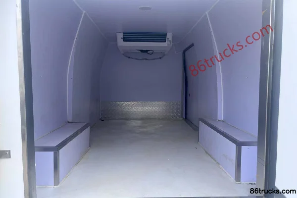 Dongfeng Yufeng EM27L 2-Seat Pure Electric Refrigerated Truck (Zhongyidi Brand) 41.86kWh 4X2(6 wheels) Cab (1) | 86Trucks