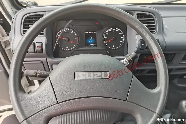 Qingling Lingka 2023 Model 122hp 4X2(6 wheels) 2.56m Double Row Van Light Truck Cab (2) | 86Trucks