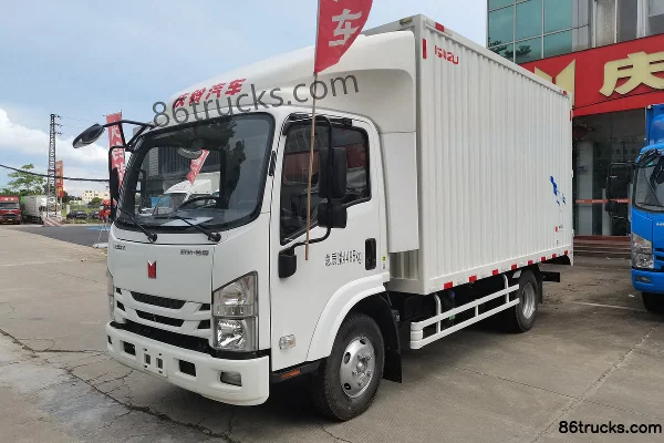 Isuzu Lingka Standard Load 2.5L Diesel 131hp 4X2(6 wheels) 5-Speed Medium Body 4.13m Single Row Van Light Truck Exterior (2) | 86Trucks