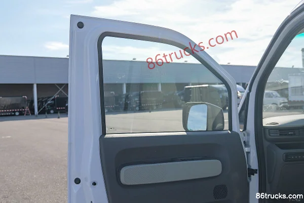 FARIZON Nouveau Xingxiang V7E 2025 Édition Zhifu 2 places fourgon électrique fermé CATL 50,2 kWh Cabine (2) | 86Trucks