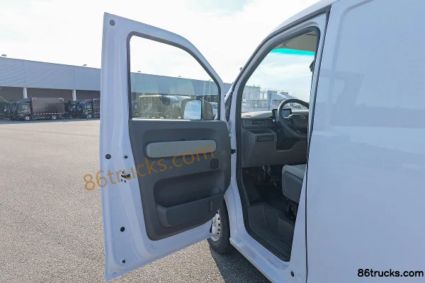 FARIZON Nouveau Xingxiang V7E 2025 Édition Zhifu 2 places fourgon électrique fermé CATL 50,2 kWh Cabine (1) | 86Trucks