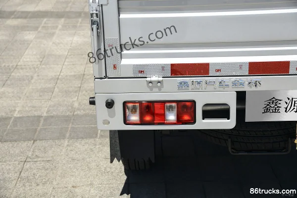 Jinbei T30 2021 Comfort 1.5L 102 hp 4X2(6 wheels) Gasoline 2.92m Single Row Stake Micro Truck (China VI) Body (2) | 86Trucks