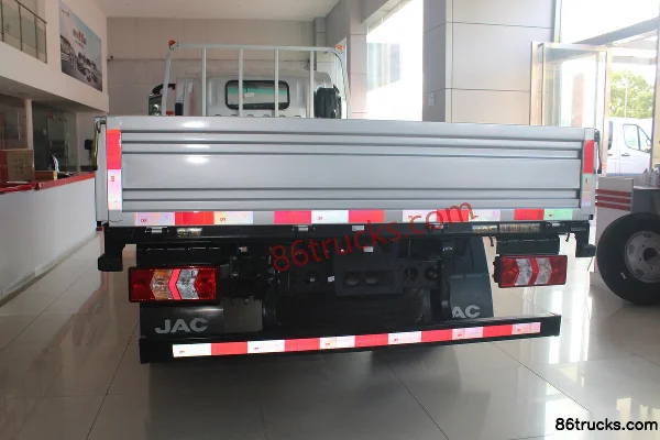 JAC Junling A6 2.5L Diesel 155hp 4X2(6 wheels) Xingrui 6-Speed 4.18m Single-row Flatbed Light Truck Body (1) | 86Trucks
