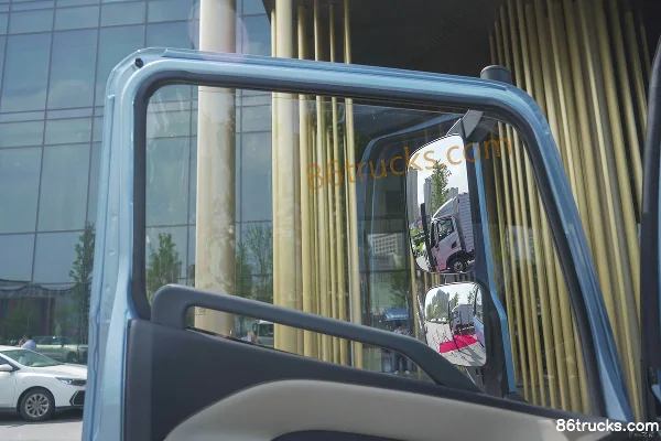 Yutong T6 Air Brake 4.2m Single Row Pure Electric Flatbed Light Truck Shenlan 155.332kWh 4X2(6 wheels) Cab (1) | 86Trucks