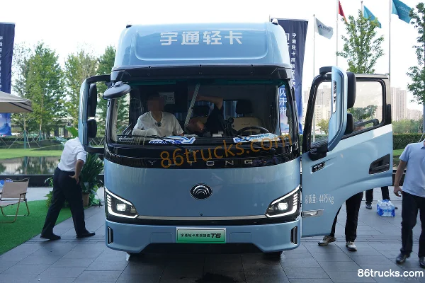 Yutong T6 High Roof 4.2m Single Row Electric Box Light Truck Shenlan 155.332kWh 4X2(6 wheels) Exterior (2) | 86Trucks