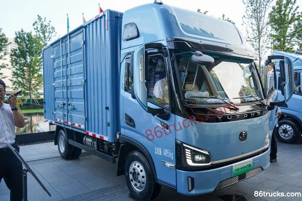 Yutong T6 High Roof 4.2m Single Row Electric Box Light Truck Shenlan 155.332kWh 4X2(6 wheels) Exterior