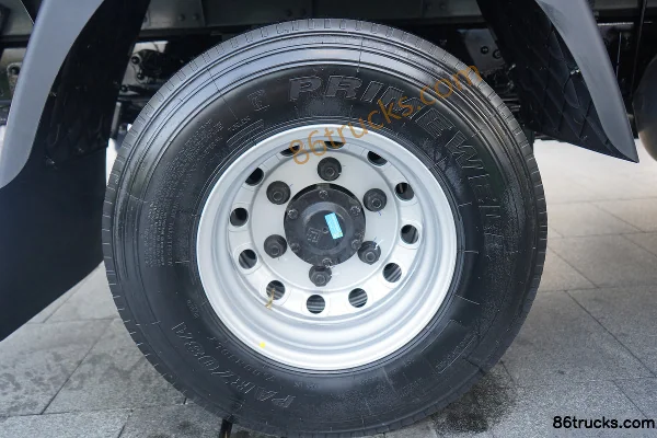 Yutong T6 High Roof 4.2m Single Row Electric Box Light Truck Shenlan 155.332kWh 4X2(6 wheels) Chassis (2) | 86Trucks