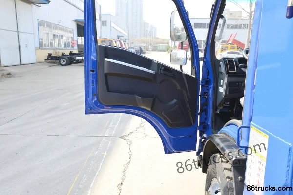 Dongfeng R5 2.4L Diesel 155 hp 4X2(6 wheels) Fast Gear 8-speed 3.1m Single Row Dump Truck Cab (2) | 86Trucks