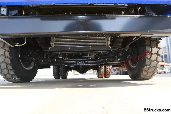 Dongfeng R5 2.4L Diesel 155 hp 4X2(6 wheels) Fast Gear 8-speed 3.1m Single Row Dump Truck Chassis (1) | 86Trucks