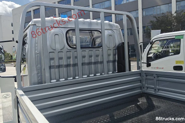 Yuejin Fuxing S100Q 2L CNG 122hp 4X2(6 wheels) Mengwo 5-Speed 4.2m Single-Row Flatbed Truck Body (1) | 86Trucks