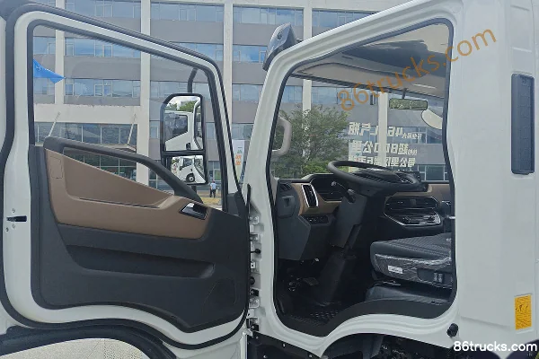 Yuejin Chaoyue H500 2.7L CNG 190hp 4X2(6 wheels) WLY 6-Speed Single Row Chassis Light Truck Cab (1) | 86Trucks