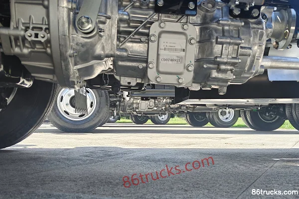 Yuejin Chaoyue H500 2.7L CNG 190hp 4X2(6 wheels) WLY 6-Speed Single Row Chassis Light Truck (1) | 86Trucks