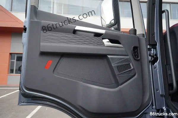 FAW Jiefang Qingdao Yingchi 7.8L Diesel 320hp 4X2(6 wheels) Fast Gear 10-speed 6.75m Side-gate Cargo Truck Cab (3) | 86Trucks