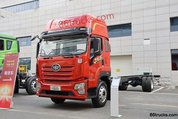 FAW Jiefang JK6 5.2L Diesel 260hp 4X2(6 wheels) Fast Gear 8-Speed 9.78m Van Cargo Truck Exterior (3) | 86Trucks