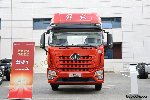FAW Jiefang JK6 5.2L Diesel 260hp 4X2(6 wheels) Fast Gear 8-Speed 9.78m Van Cargo Truck Exterior (2) | 86Trucks