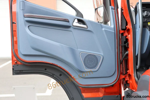 FAW Jiefang JK6 5.2L Diesel 260hp 4X2(6 wheels) Fast Gear 8-Speed 9.78m Van Cargo Truck Cab (2) | 86Trucks
