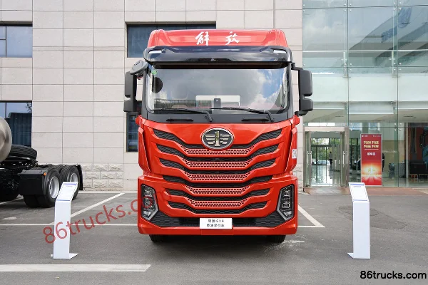 FAW Jiefang Yingchi 11.1L Diesel 490hp 6X4(10 wheels) FAW Jiefang 12-Speed Tractor Truck Exterior (2) | 86Trucks