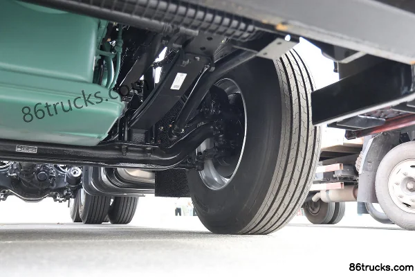 FAW Jiefang Yingchi 11.1L Diesel 490hp 6X4(10 wheels) FAW Jiefang 12-Speed Tractor Truck Chassis (3) | 86Trucks