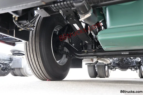 FAW Jiefang Yingchi 11.1L Diesel 490hp 6X4(10 wheels) FAW Jiefang 12-Speed Tractor Truck Chassis (2) | 86Trucks