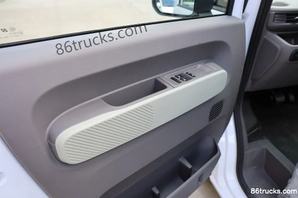 FARIZON All New Xingxiang V7E Functional Edition 2025 Zhifu Edition 5-Seat Pure Electric Light Bus CATL 50.2kWh Cab (2) | 86Trucks