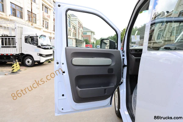 FARIZON All New Xingxiang V7E Functional Edition 2025 Zhifu Edition 5-Seat Pure Electric Light Bus CATL 50.2kWh Cab (1) | 86Trucks