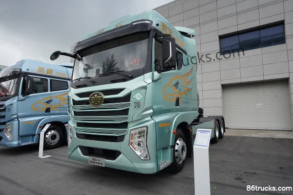 FAW Jiefang Yingtu Business Cabin 15.6L LNG 660hp 6X4(10 wheels) FAW Jiefang 12-Speed AMT Automatic Tractor Truck Exterior (3) | 86Trucks