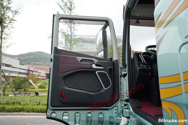 FAW Jiefang Yingtu Business Cabin 15.6L LNG 660hp 6X4(10 wheels) FAW Jiefang 12-Speed AMT Automatic Tractor Truck (1) | 86Trucks
