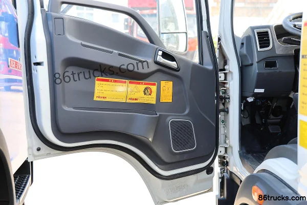 Sinotruk HOWO Hanjiang M 140 ch 4X2(6 roues) camion benne à ordures (marque Tianxiang) Cabine (2) | 86Trucks