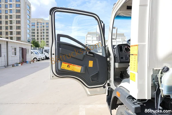 Sinotruk HOWO Hanjiang 160 ch 4X2(6 roues) camion benne à ordures (marque Tianxiang) Cabine (1) | 86Trucks