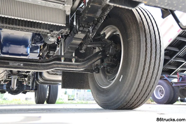 Sinotruk HOWO Hanjiang 200 hp 4X2(6 wheels) 5.2m Dump Truck Chassis (3) | 86Trucks