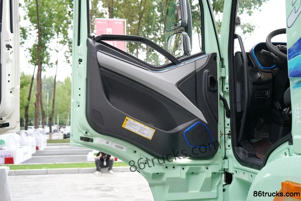 FAW Jiefang J6P 6X4(10 wheels) Electric Tractor Truck CATL 400kWh Cab (3) | 86Trucks