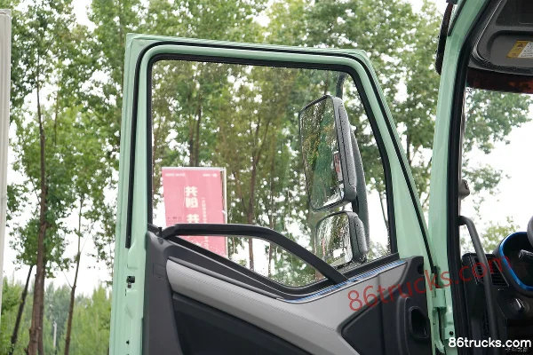 FAW Jiefang J6P 6X4(10 wheels) Electric Tractor Truck CATL 400kWh Cab (2) | 86Trucks