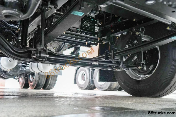 FAW Jiefang J6P 6X4(10 wheels) Electric Tractor Truck CATL 400kWh Chassis (1) | 86Trucks