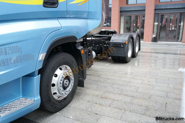 FAW Jiefang J7 Chuangling Edition 15L LNG 640 hp 6X4(10 wheels) FAW Jiefang 12-speed AMT Automatic Tractor Truck Chassis (3) | 86Trucks