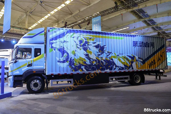 Yutong C331 4X2(6 wheels) 9.8m Pure Electric Cargo Van Shenlan 331kWh Exterior (3) | 86Trucks