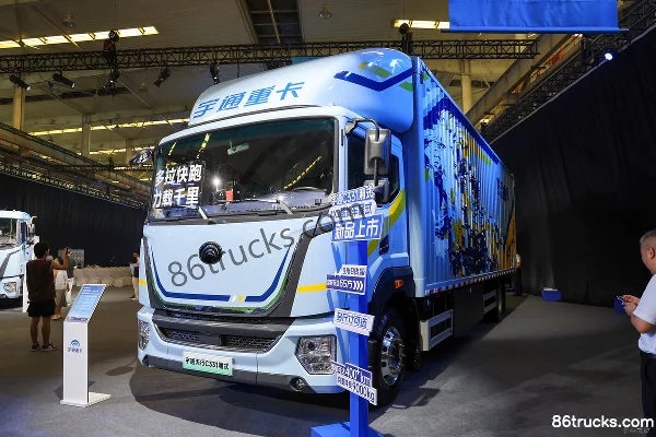 Yutong C331 4X2(6 wheels) 9.8m Pure Electric Cargo Van Shenlan 331kWh Exterior (2) | 86Trucks